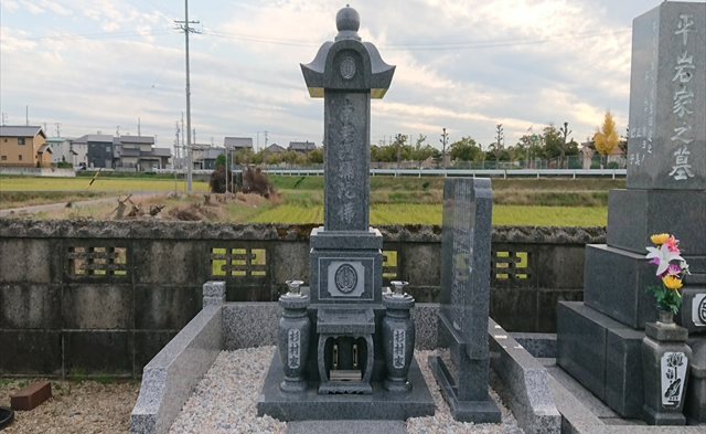 お客様の墓石の写真